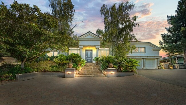 Building Photo - Hilltop Estate in Green Valley-Fully Furni...