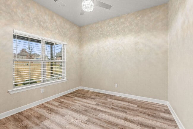 Building Photo - Stunning Sherwood Home in Quiet Cul-de-Sac | Modern Upgrades & Spacious Layout