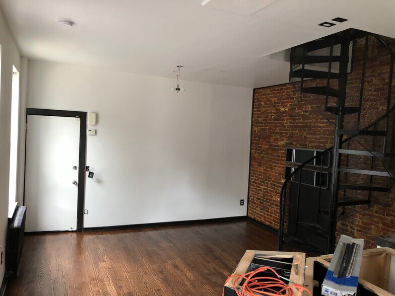 Living Area - 845 N 23rd St