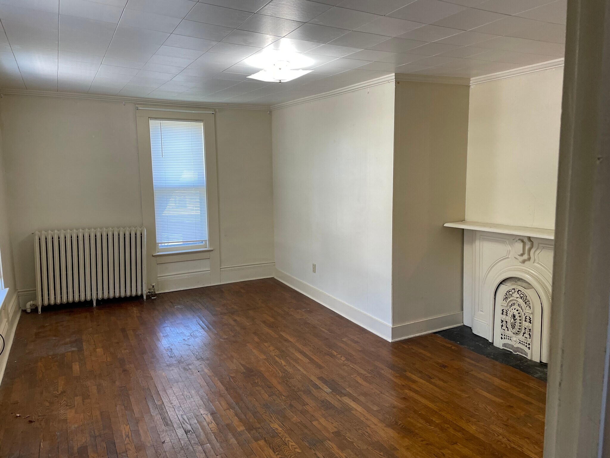 Master Bedroom - 230 South Ave