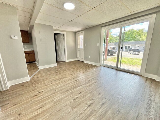 Building Photo - Beautiful one bedroom!