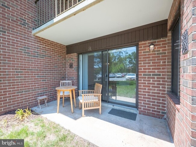 Building Photo - 15310-89-1B Beaverbrook Ct