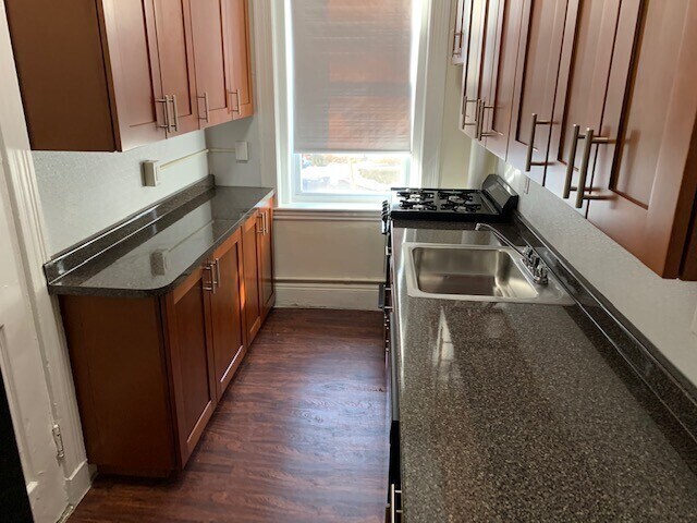 Building Photo - 8 Egremont Rd