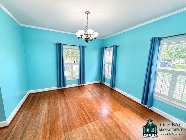 Building Photo - Charming Midtown Cottage