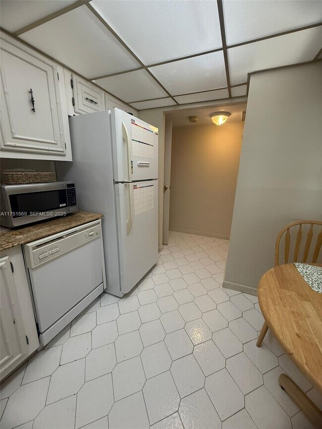 Building Photo - 501 Three Islands Boulevard