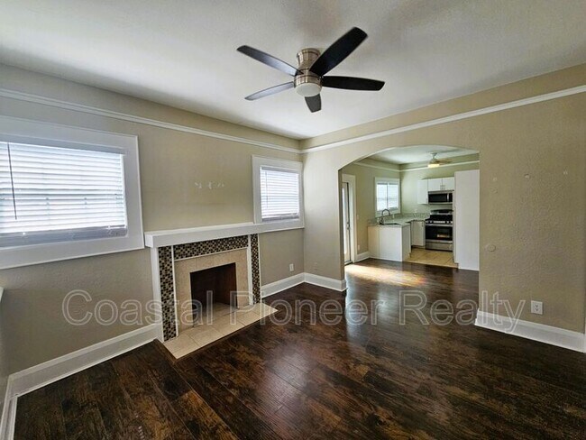 Building Photo - 209 S Westland Ave