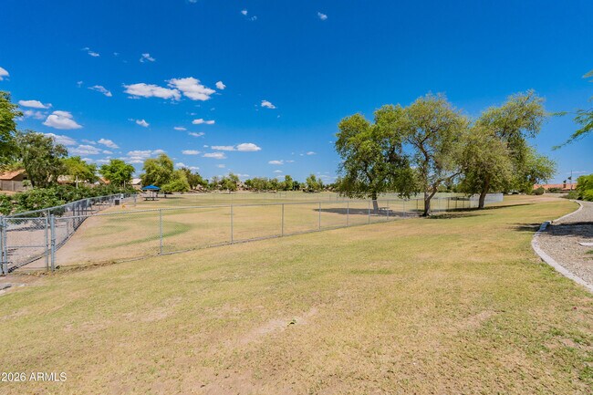 Building Photo - 9941 W Tonopah Dr