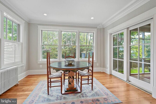 Building Photo - 1503 Russell Rd