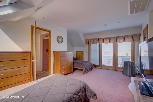 Building Photo - 900 Ocean Ave