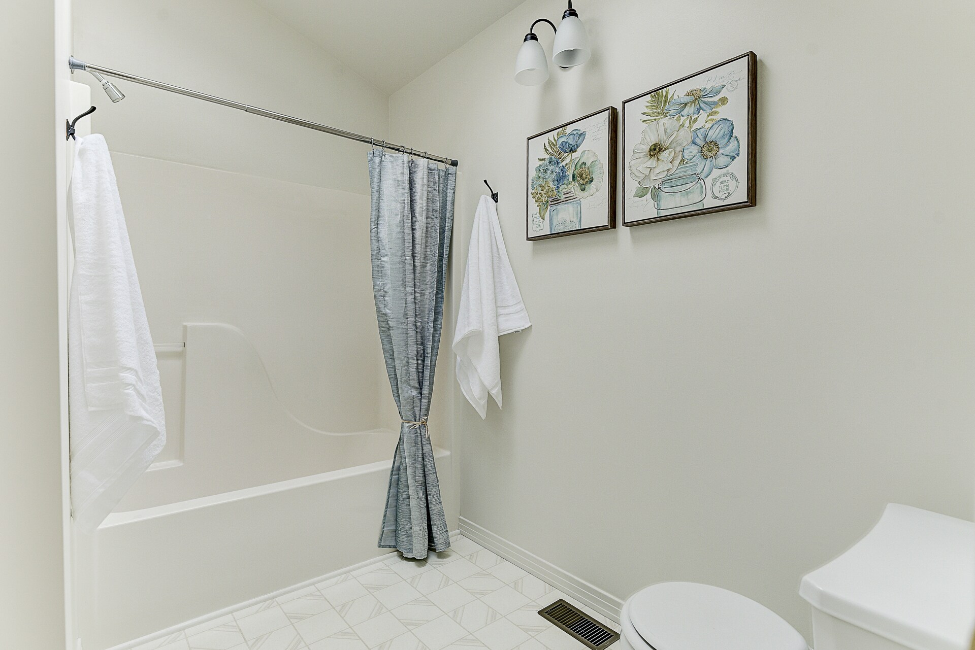 Building Photo - 619 Manitou Blvd