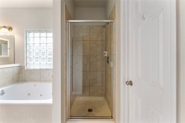 Building Photo - 21915 Sunvolt Ct
