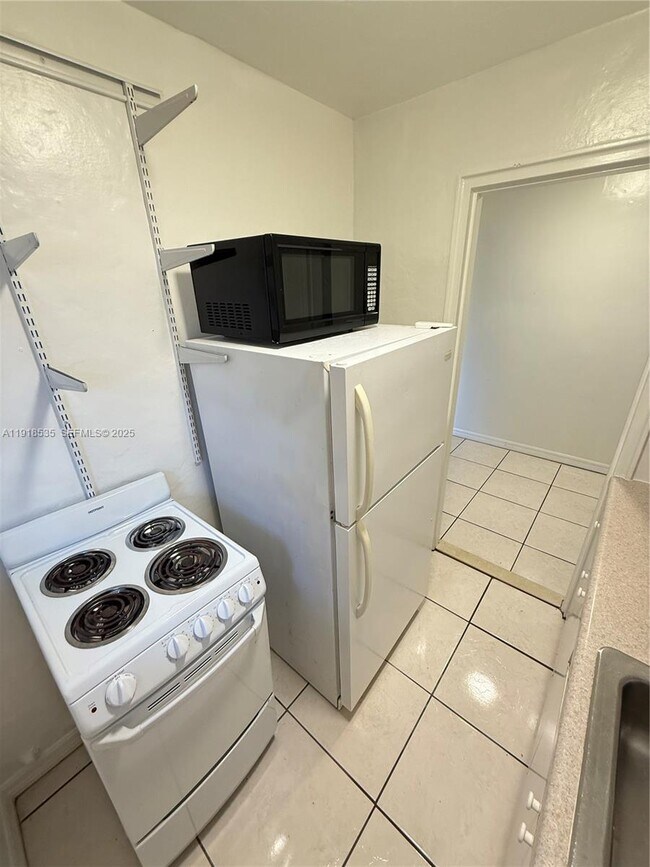 Building Photo - 2020 Madison St