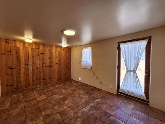 Building Photo - 212 Tesuque Dr