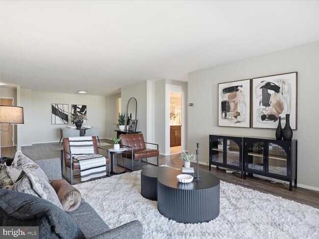 Building Photo - 1800 Old Meadow Rd