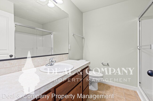 Building Photo - 3 br, 2.5 bath House - 532 SE 204th Place