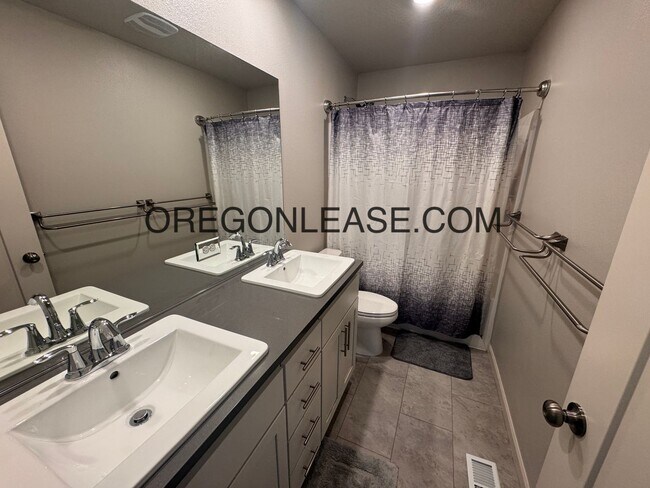 Building Photo - New Construction | 3 Bed, 2.5 Bath | 2,081...