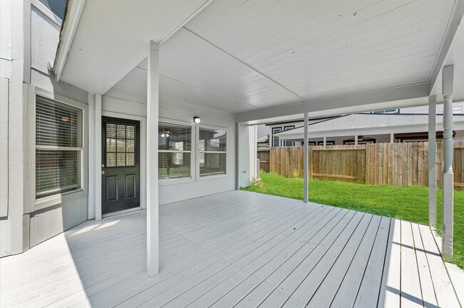 Building Photo - 8519 Cold Lake Dr