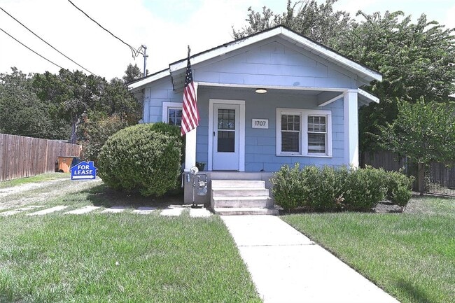 Primary Photo - 1707 S 5th St