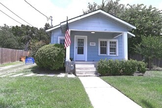 Building Photo - 1707 S 5th St