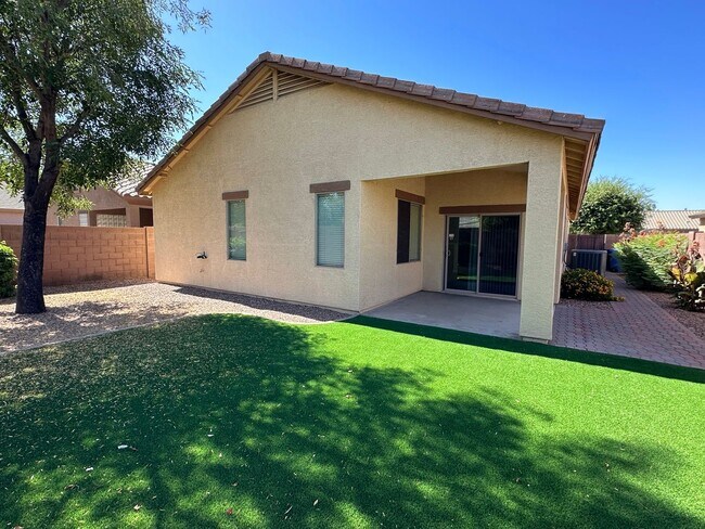 Building Photo - 4560 E Murrieta Rd