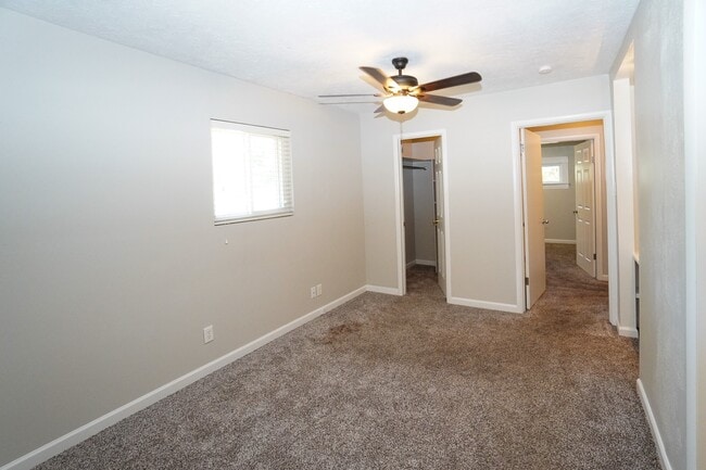 Building Photo - 5707 N Bogart Ln