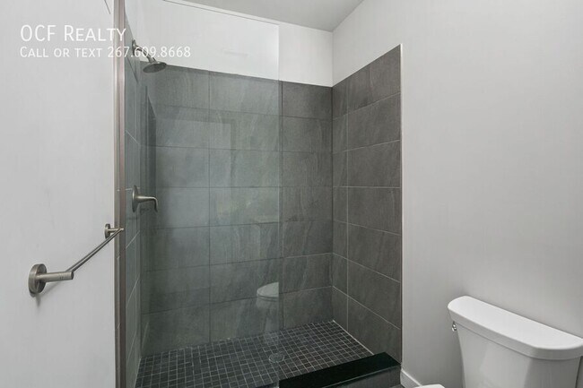 Building Photo - 412 S 13th St