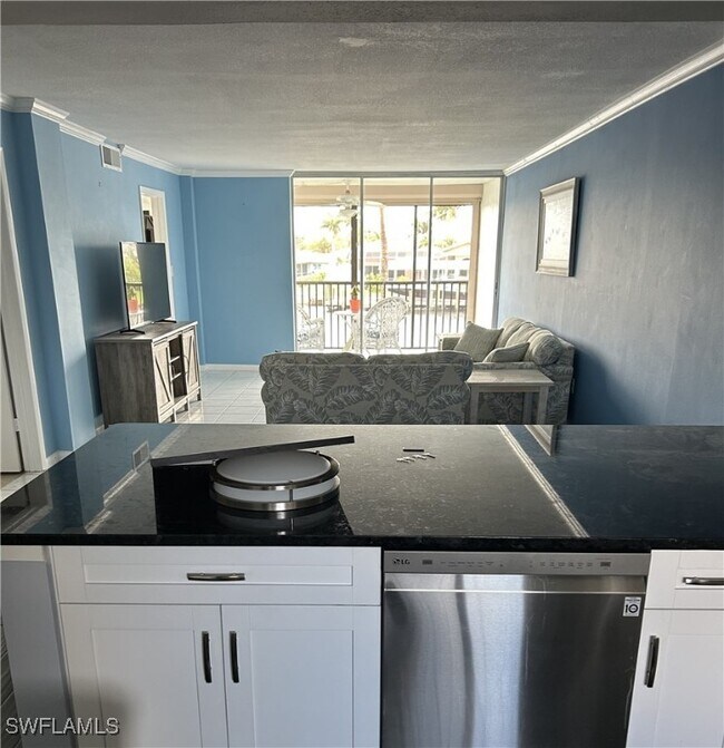 Building Photo - 4260 SE 20th Pl