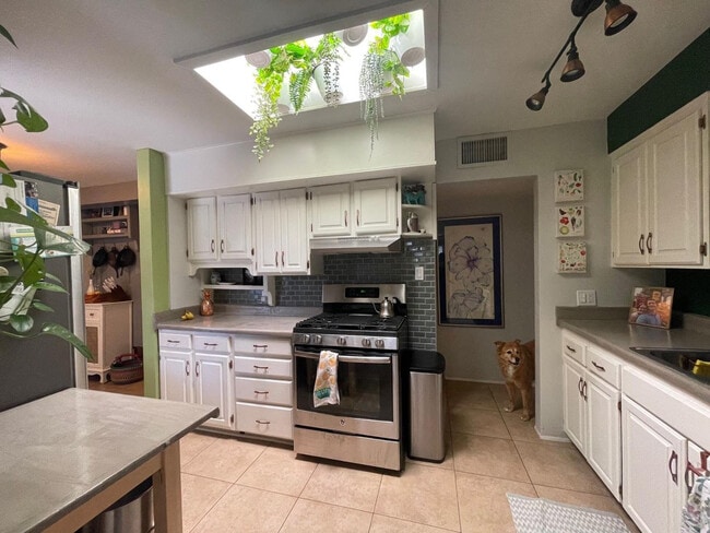 Building Photo - 843 E Butler Dr