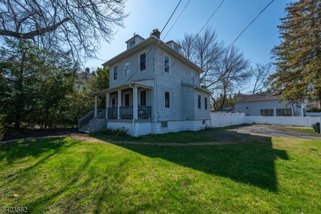 Building Photo - 38 Claremont Ave