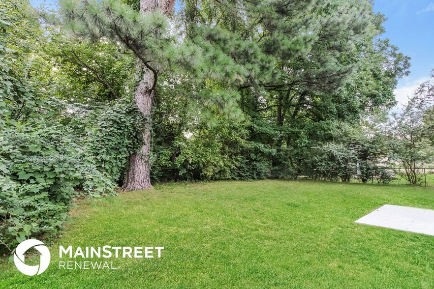 Building Photo - 8044 Jamesbrook Dr