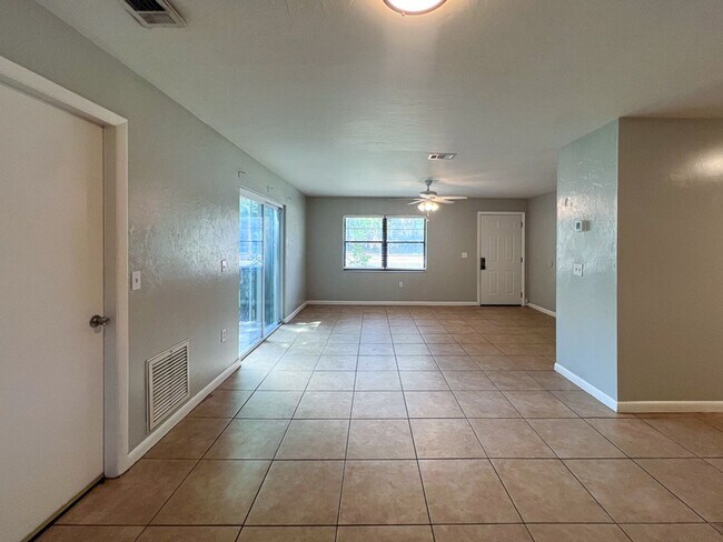 Building Photo - 2292 - Sugarfoot Oaks