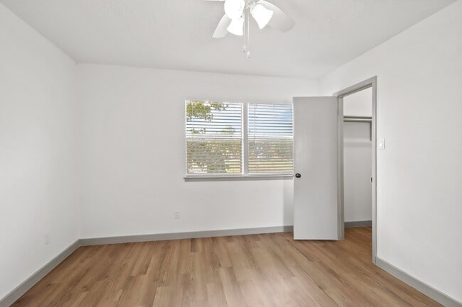 Building Photo - 1600 Hazelwood St