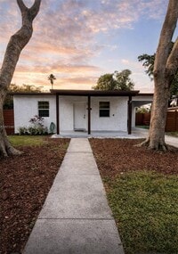 Building Photo - 133 SW 22nd Terrace