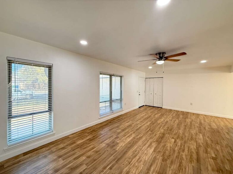 Building Photo - 6206 Hopes Ferry St