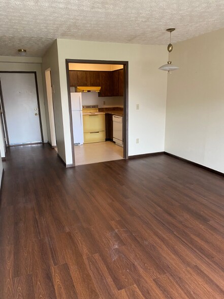 Building Photo - 478 Arch St