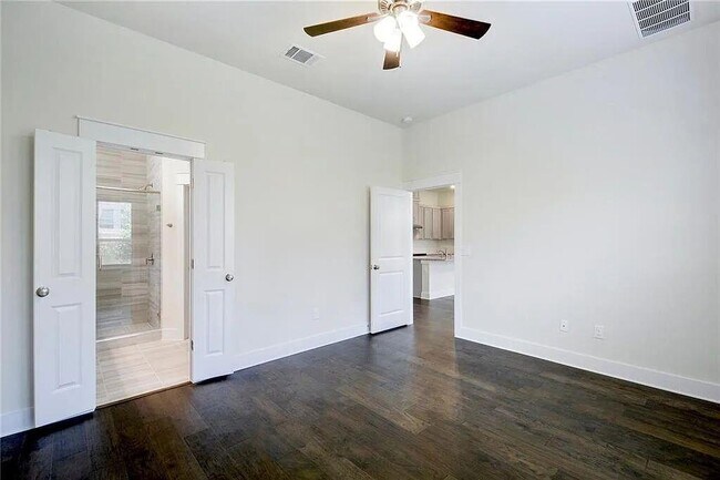 Building Photo - 13501 Metric Blvd