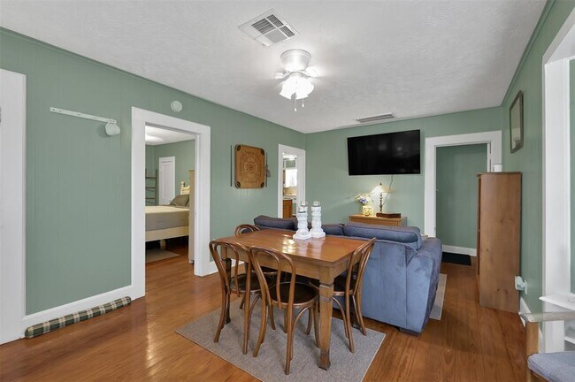 Building Photo - 1004 Mccall Ave