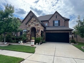 Building Photo - Gleneagle Drive