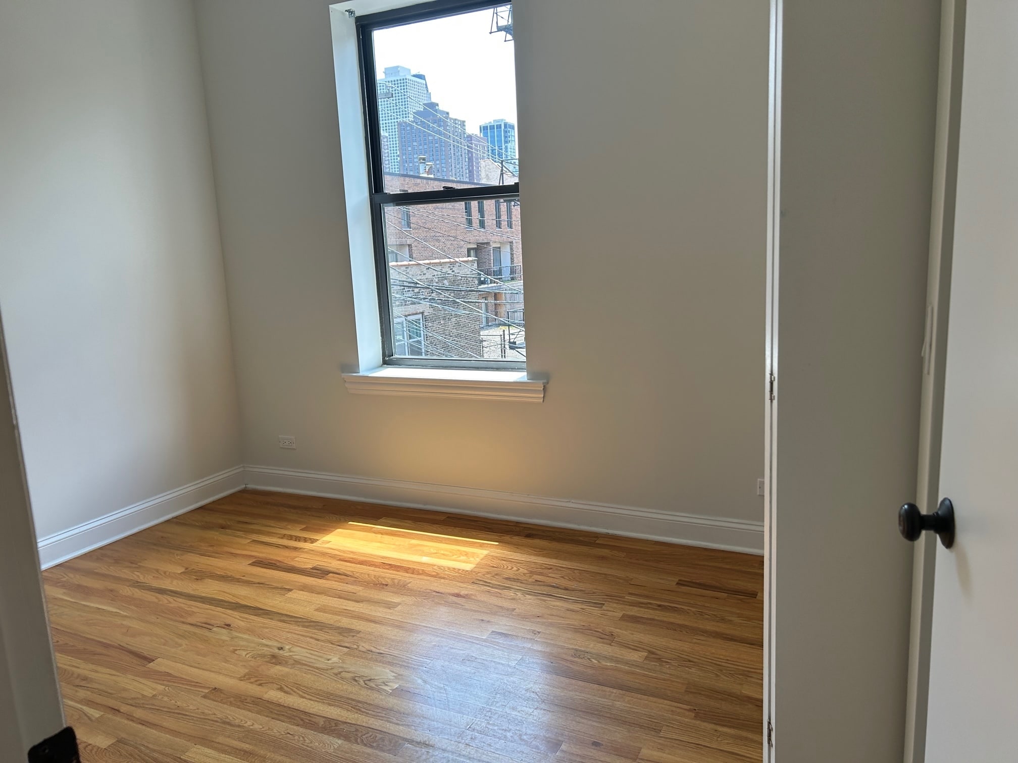 Building Photo - 1345 N Wells St