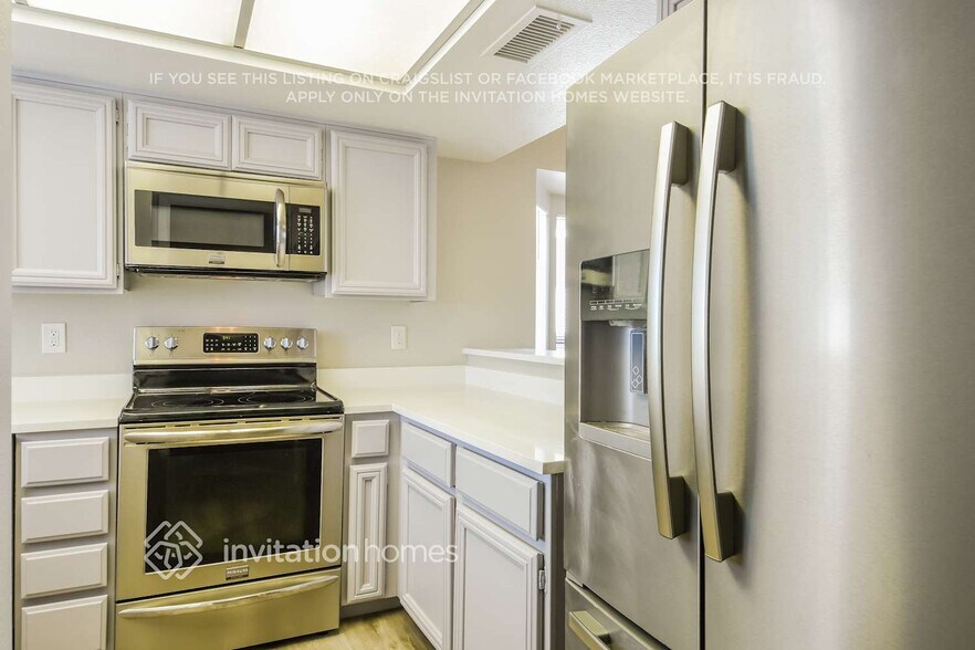 Building Photo - 314 W Kings Ave