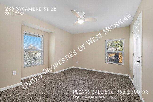 Primary Photo - 236 Sycamore St SE