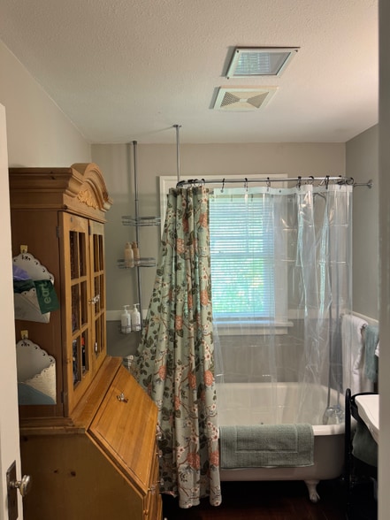 Building Photo - 1022 W 19th Ave