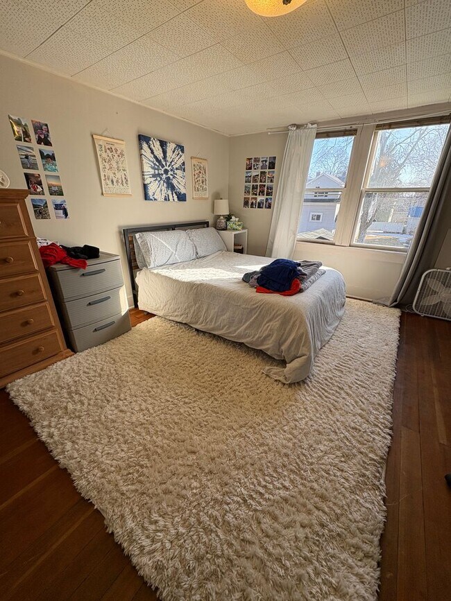 Building Photo - 1527 Ferry St