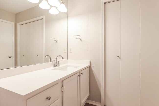 Building Photo - 8841 Elbe Trail