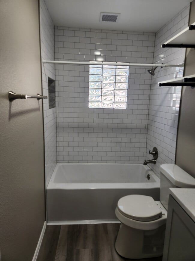Building Photo - 5813 Vickery Blvd