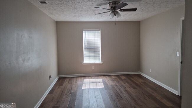 Building Photo - 418 Summer Hill Cir