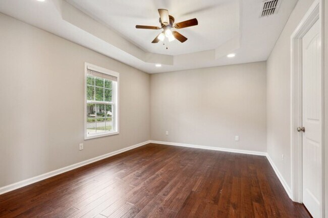 Building Photo - COMING SOON.....Adorable 3 Bedroom Home in Tullahoma!