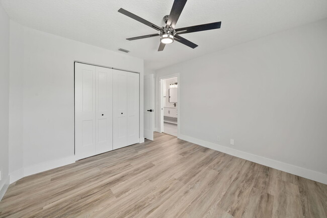 Building Photo - 232 Eagleton Lake Blvd