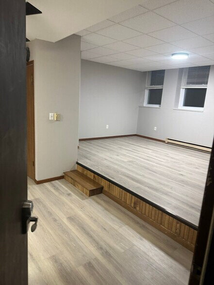 Building Photo - 16 N Hill St