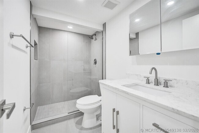 Building Photo - 4040 N Hills Dr